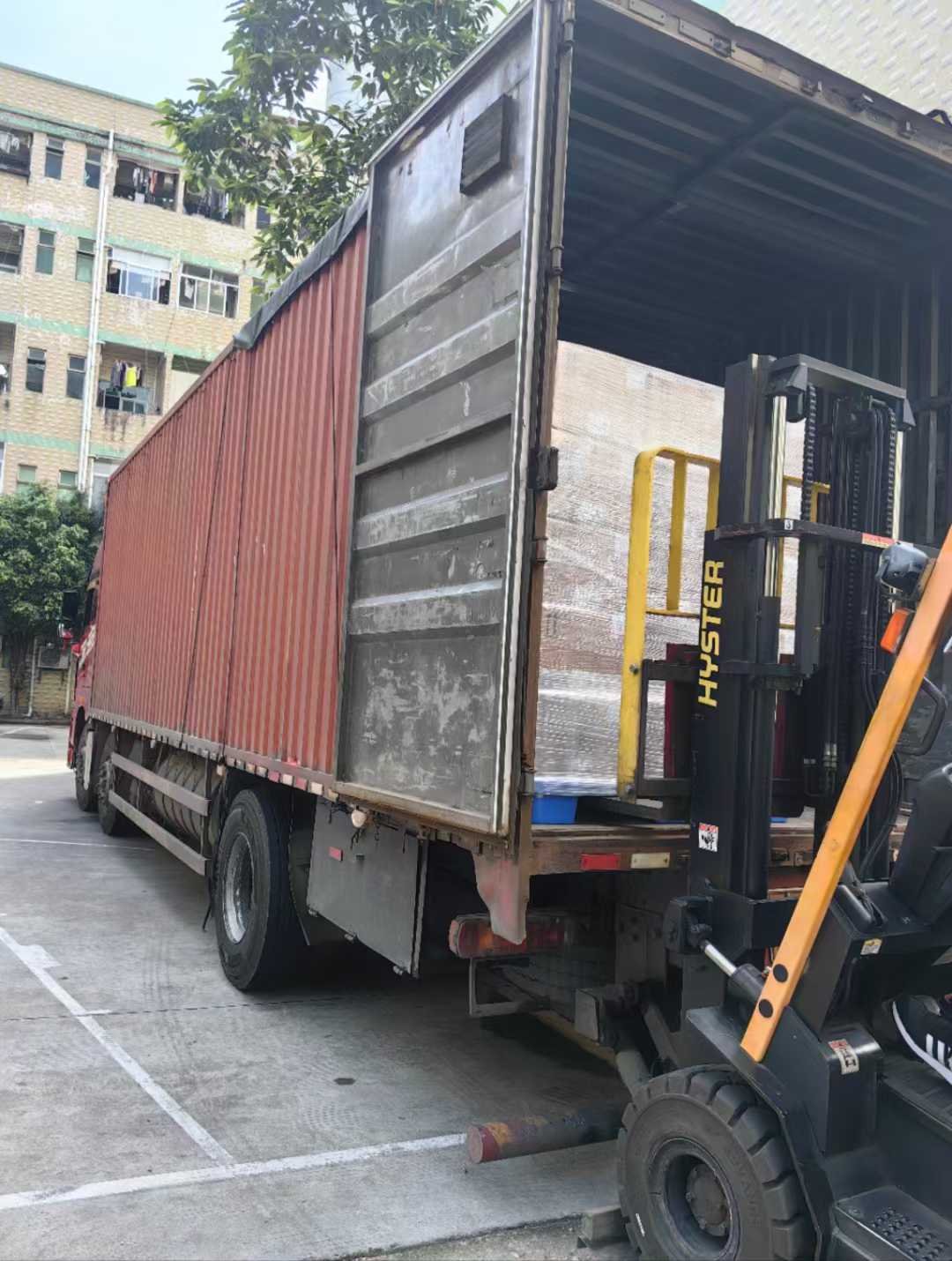 Chargement sortant entrepôt
